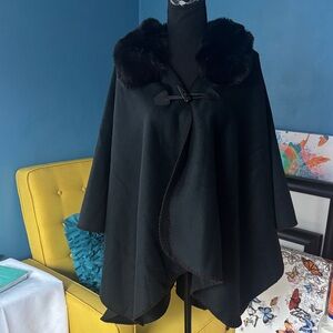 Elegant Black Cape with detachable Faux Fur Collar
One size fits all